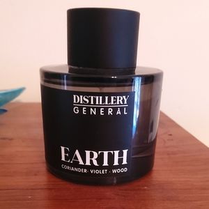 Distillery general earth full bottle